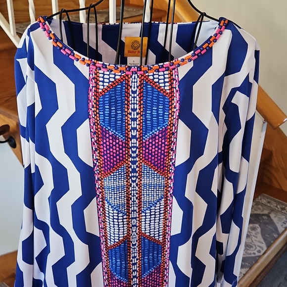 👚Ruby Rd. Blue and White Patterned Tunic - Picture 3 of 6